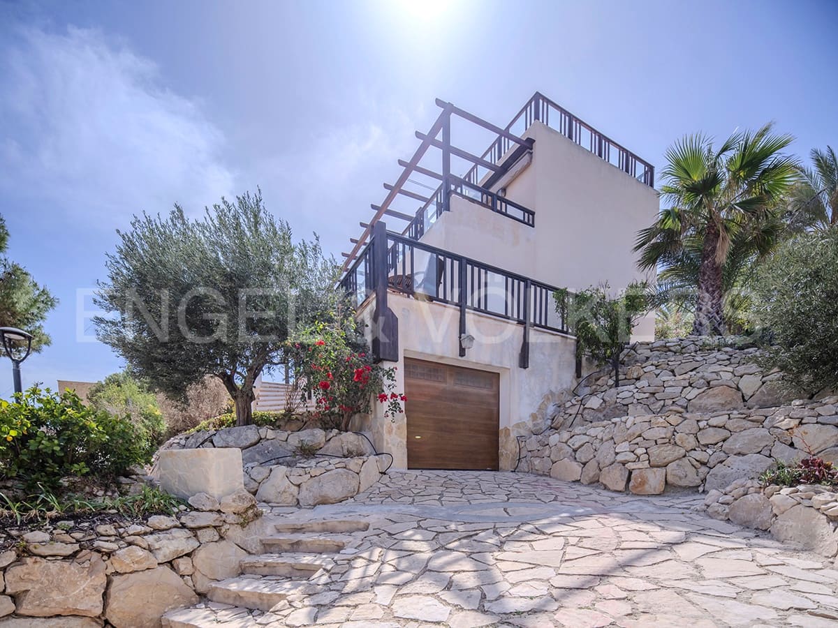 Villa til salgs i El Campello - € 1 190 000 (Ref: 8217893)