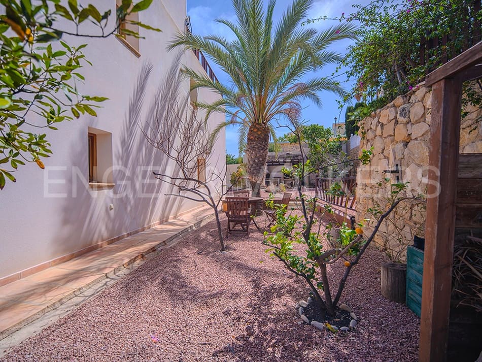 Villa til salgs i El Campello - € 1 190 000 (Ref: 8217893)