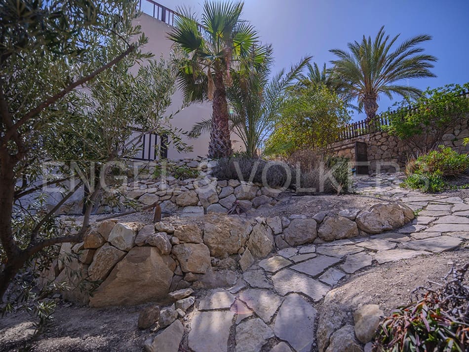 Villa til salgs i El Campello - € 1 190 000 (Ref: 8217893)