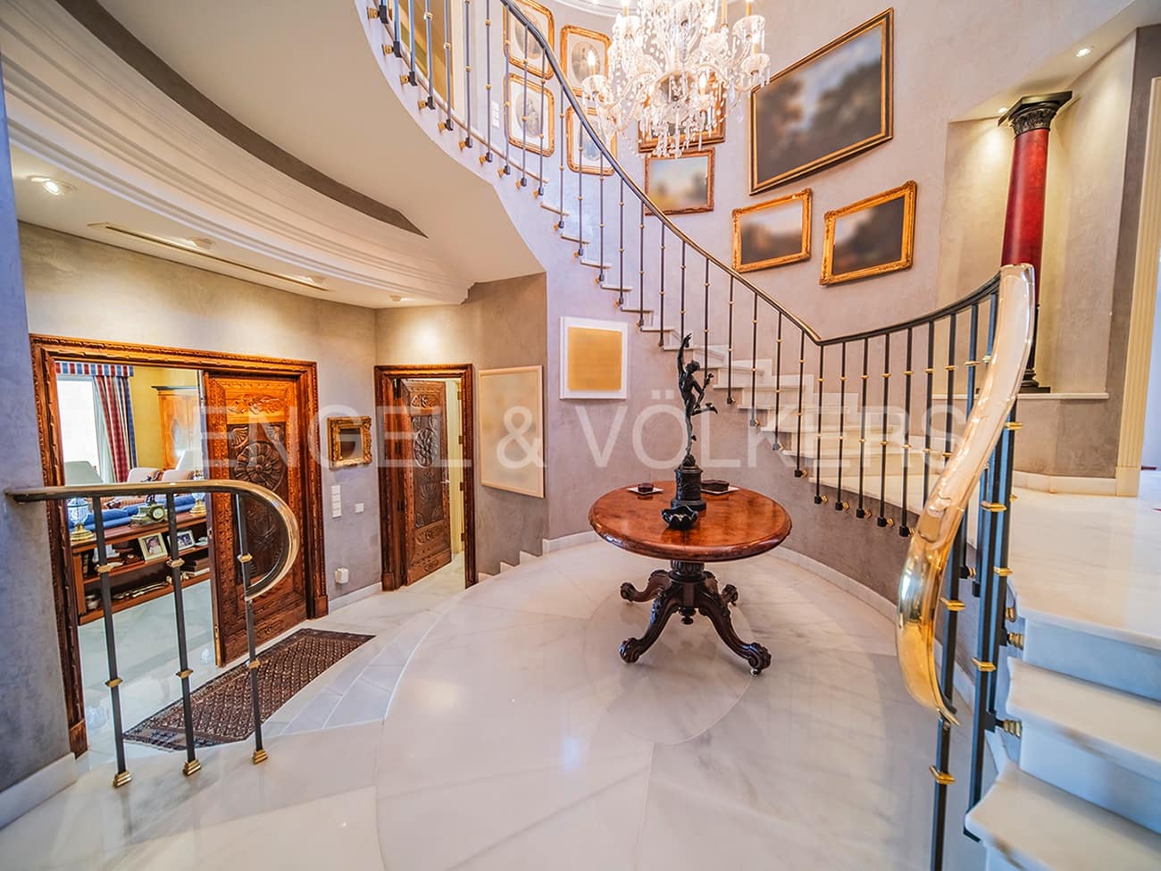 Villa til salg i Alicante by med swimmingpool garage - € 3.800.000 (Ref: 8277437)