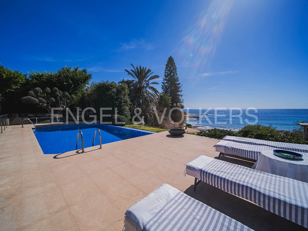 Villa til salg i Alicante by med swimmingpool garage - € 3.800.000 (Ref: 8277437)