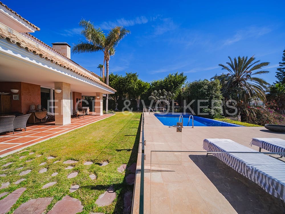 Villa til salg i Alicante by med swimmingpool garage - € 3.800.000 (Ref: 8277437)