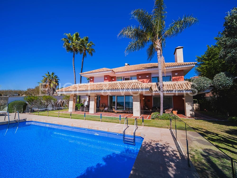 Villa til salg i Alicante by med swimmingpool garage - € 3.800.000 (Ref: 8277437)