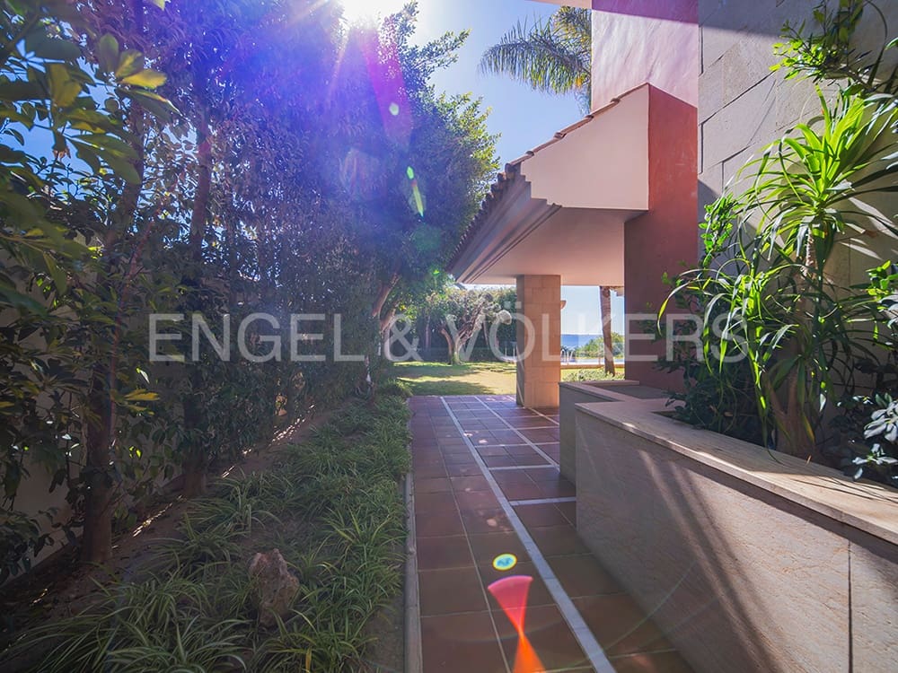 Villa til salg i Alicante by med swimmingpool garage - € 3.800.000 (Ref: 8277437)