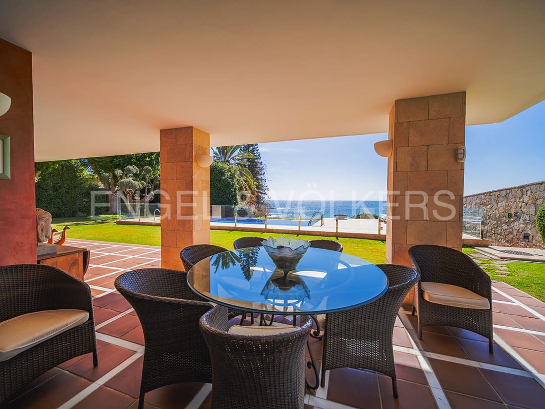 Villa til salg i Alicante by med swimmingpool garage - € 3.800.000 (Ref: 8277437)