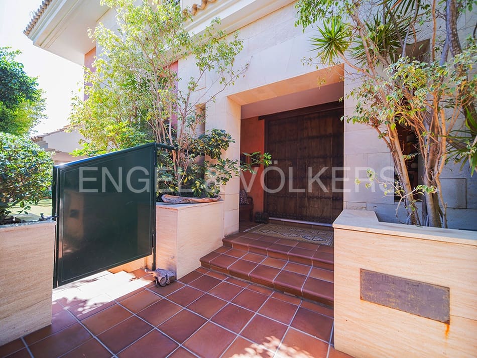 Villa til salg i Alicante by med swimmingpool garage - € 3.800.000 (Ref: 8277437)