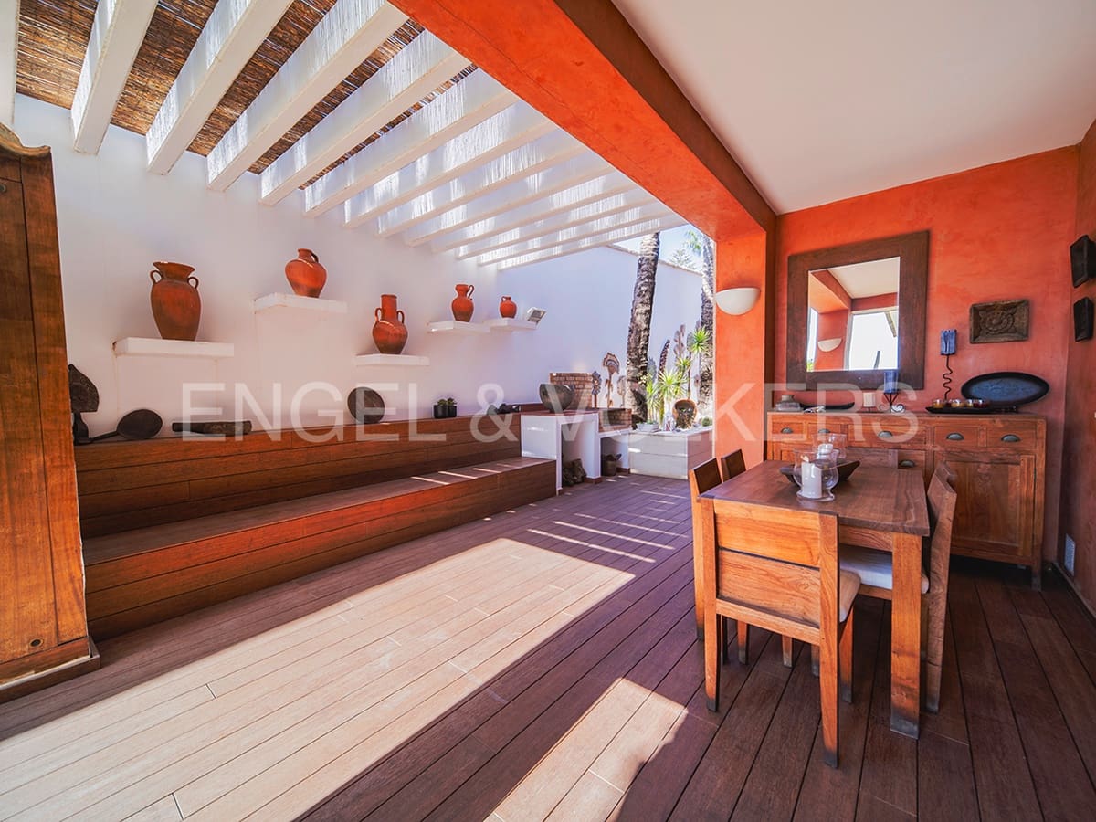 Villa til salg i Alicante by med swimmingpool garage - € 3.800.000 (Ref: 8277437)