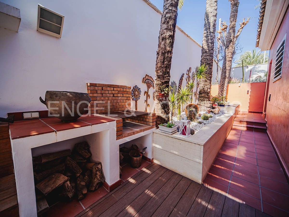 Villa til salg i Alicante by med swimmingpool garage - € 3.800.000 (Ref: 8277437)