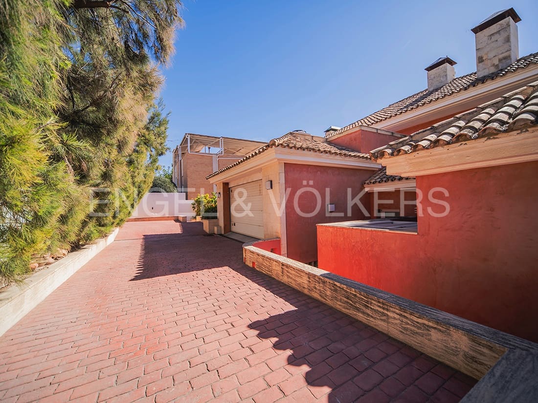 Villa til salg i Alicante by med swimmingpool garage - € 3.800.000 (Ref: 8277437)