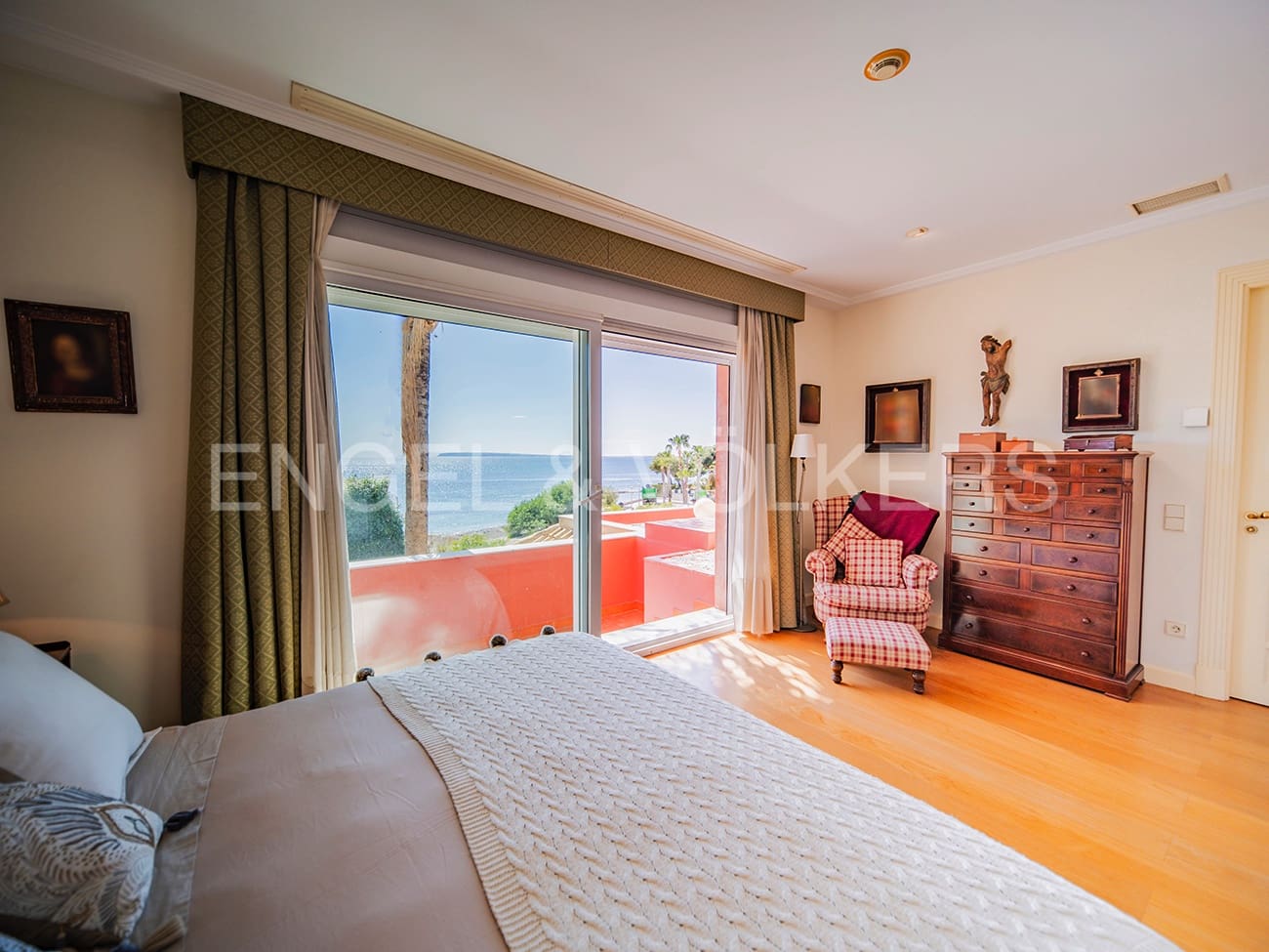 Villa til salg i Alicante by med swimmingpool garage - € 3.800.000 (Ref: 8277437)