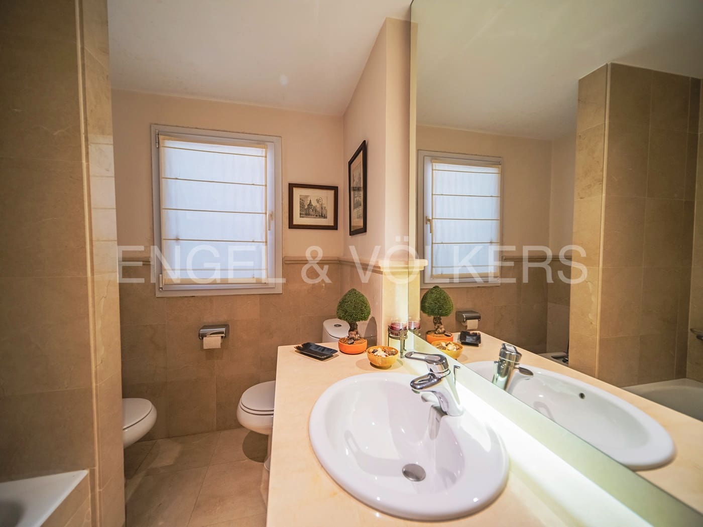 Villa til salg i Alicante by med swimmingpool garage - € 3.800.000 (Ref: 8277437)