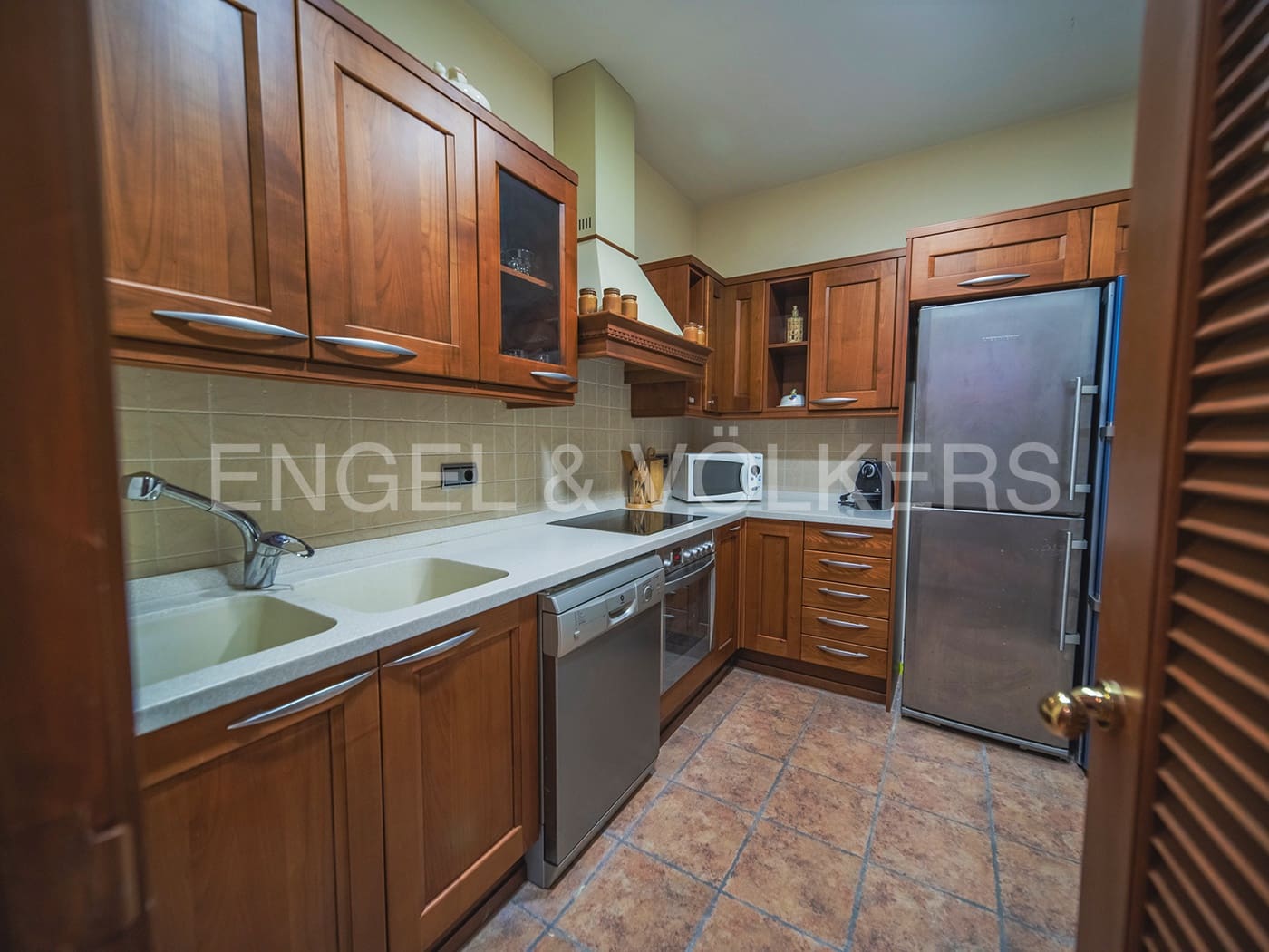 Villa til salg i Alicante by med swimmingpool garage - € 3.800.000 (Ref: 8277437)