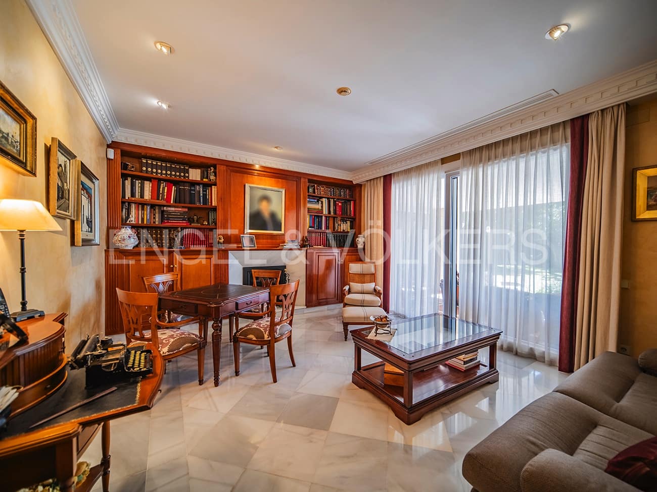 Villa til salg i Alicante by med swimmingpool garage - € 3.800.000 (Ref: 8277437)