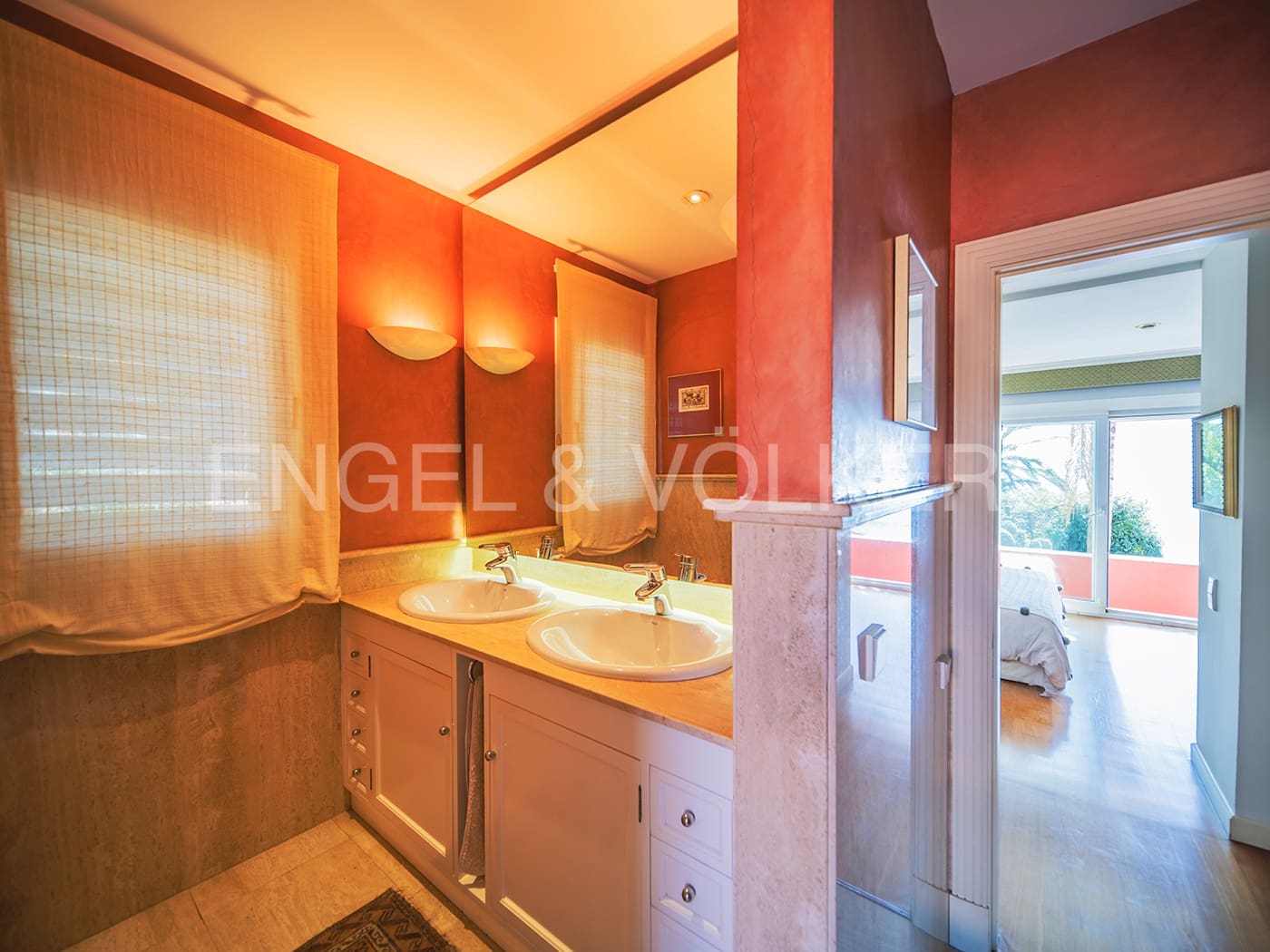 Villa til salg i Alicante by med swimmingpool garage - € 3.800.000 (Ref: 8277437)