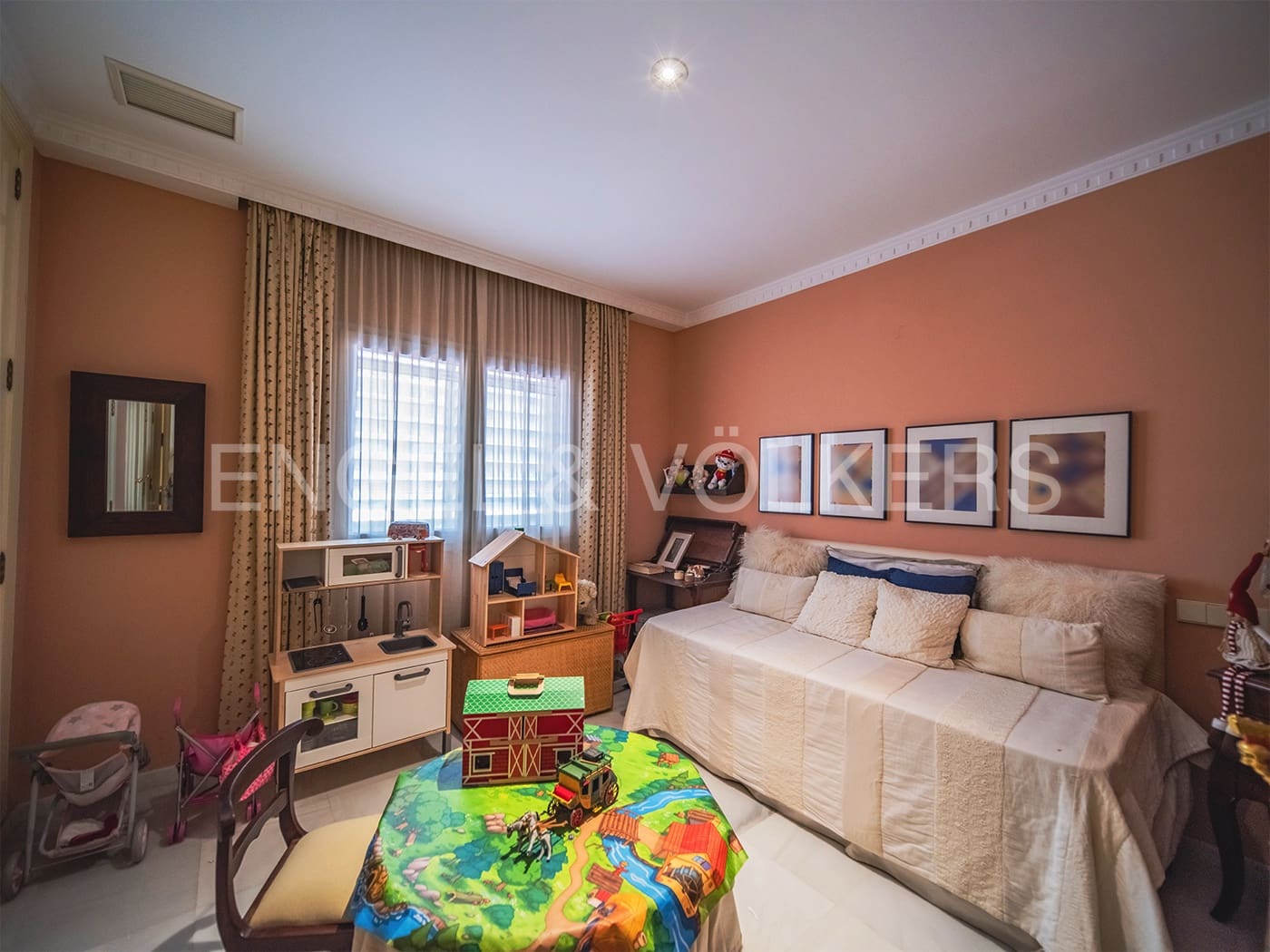 Villa til salg i Alicante by med swimmingpool garage - € 3.800.000 (Ref: 8277437)