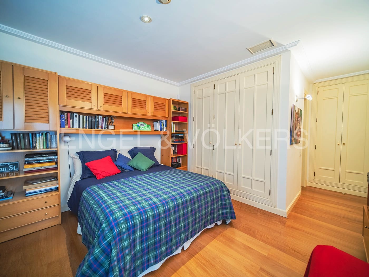 Villa til salg i Alicante by med swimmingpool garage - € 3.800.000 (Ref: 8277437)