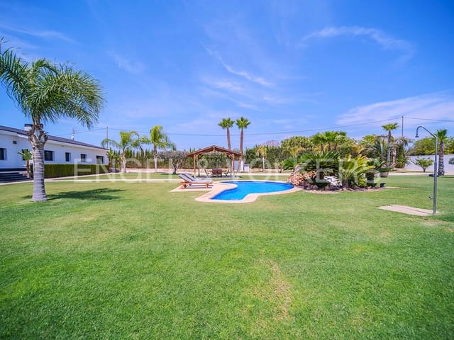 5 makuuhuone Huvila myytävänä paikassa Valverde, Elche / Elx mukana uima-altaan 
autotalli - 1 100 000 € (Ref: 8354686)