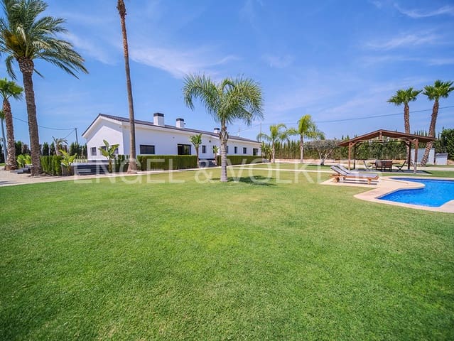 5 makuuhuone Huvila myytävänä paikassa Valverde, Elche / Elx mukana uima-altaan 
autotalli - 1 100 000 € (Ref: 8354686)