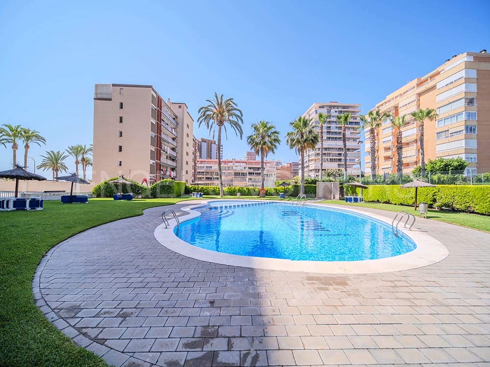 2 Zimmer Apartment zu verkaufen in Alicante / Alacant Stadt mit Pool Garage - 1.100.000 € (Ref: 8397181)
