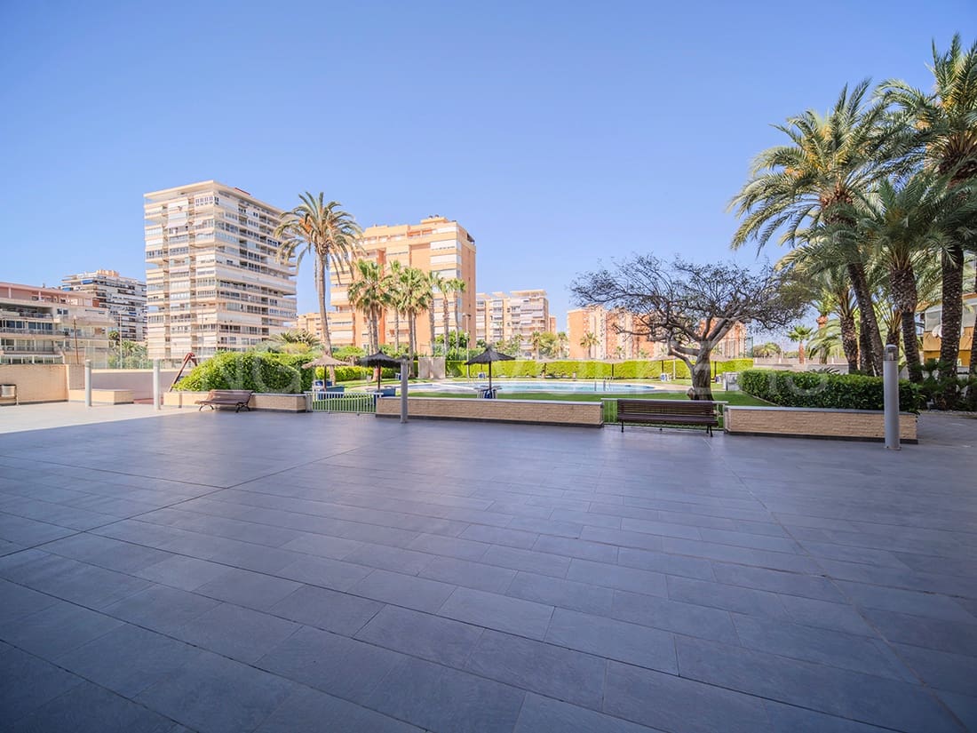 2 Zimmer Apartment zu verkaufen in Alicante / Alacant Stadt mit Pool Garage - 1.100.000 € (Ref: 8397181)