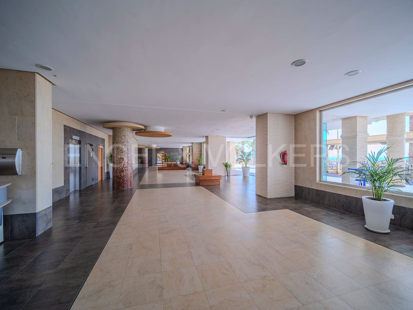 2 Zimmer Apartment zu verkaufen in Alicante / Alacant Stadt mit Pool Garage - 1.100.000 € (Ref: 8397181)