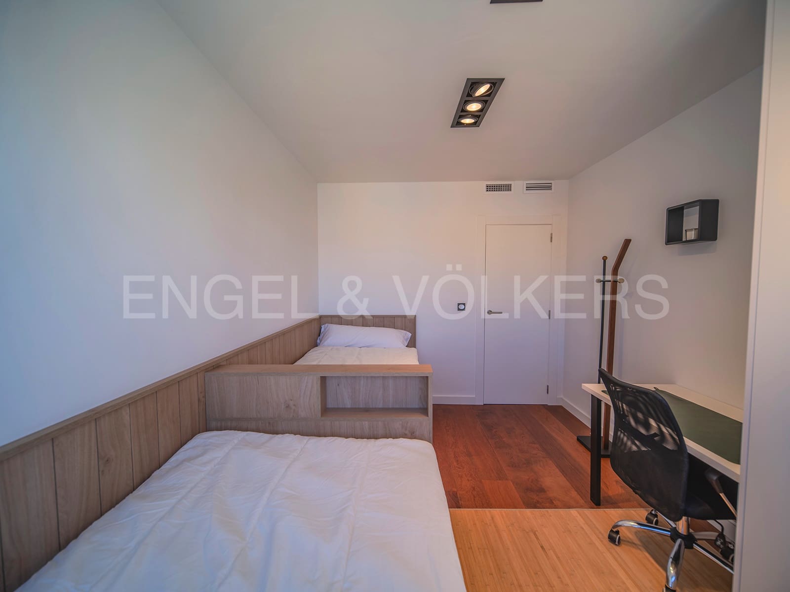 2 Zimmer Apartment zu verkaufen in Alicante / Alacant Stadt mit Pool Garage - 1.100.000 € (Ref: 8397181)