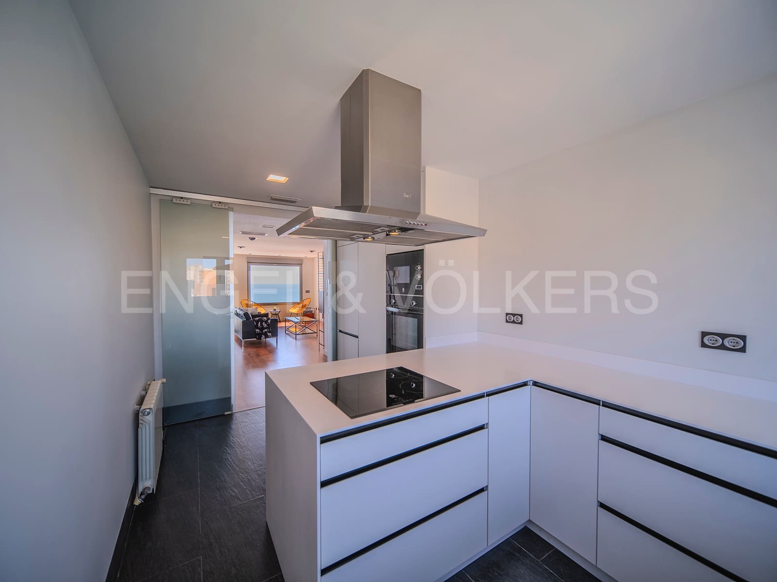 2 Zimmer Apartment zu verkaufen in Alicante / Alacant Stadt mit Pool Garage - 1.100.000 € (Ref: 8397181)