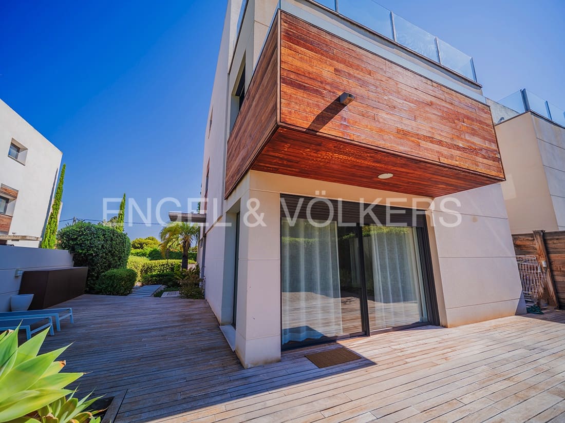 3 soveværelse Semi-Rækkehus til salg i Alicante by med swimmingpool garage - € 1.100.000 (Ref: 8479676)