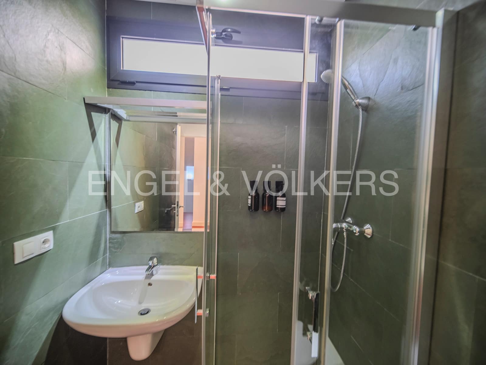 3 soveværelse Semi-Rækkehus til salg i Alicante by med swimmingpool garage - € 1.100.000 (Ref: 8479676)