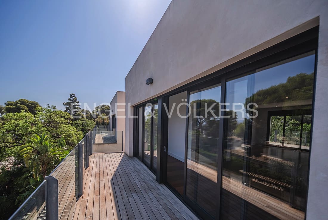 3 soveværelse Semi-Rækkehus til salg i Alicante by med swimmingpool garage - € 1.100.000 (Ref: 8479676)