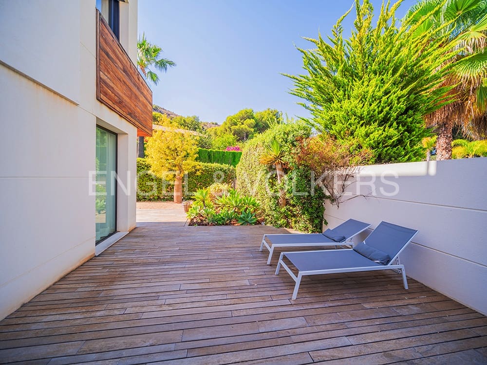 3 soveværelse Semi-Rækkehus til salg i Alicante by med swimmingpool garage - € 1.100.000 (Ref: 8479676)