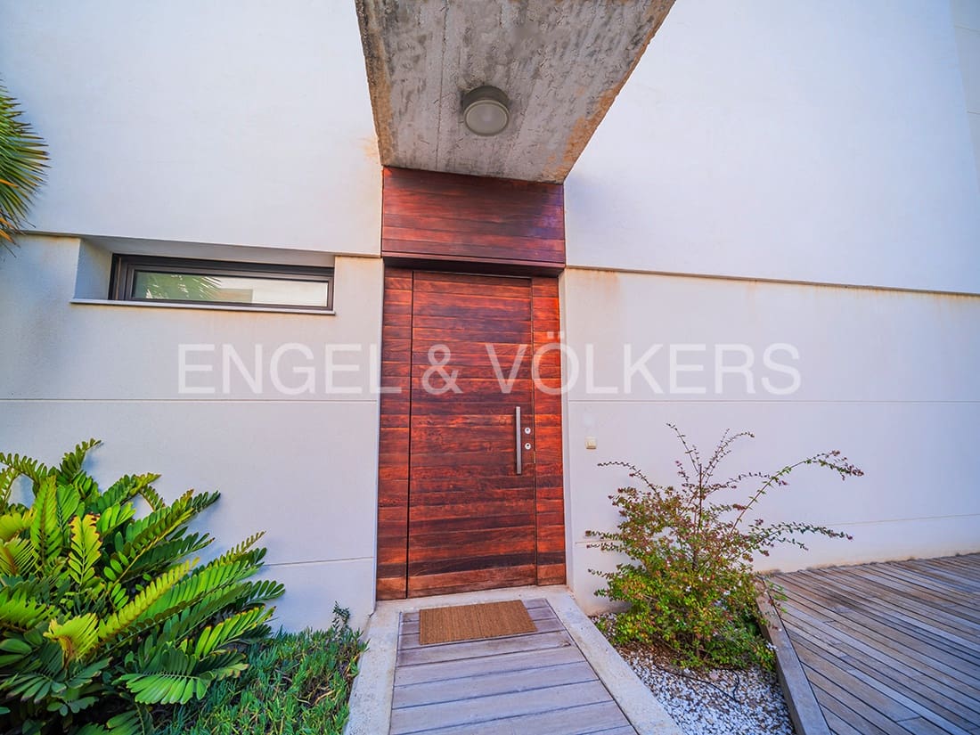 3 soveværelse Semi-Rækkehus til salg i Alicante by med swimmingpool garage - € 1.100.000 (Ref: 8479676)