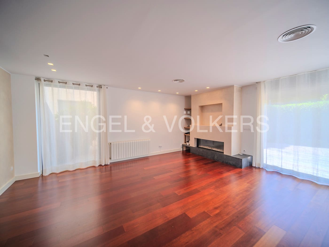 3 soveværelse Semi-Rækkehus til salg i Alicante by med swimmingpool garage - € 1.100.000 (Ref: 8479676)