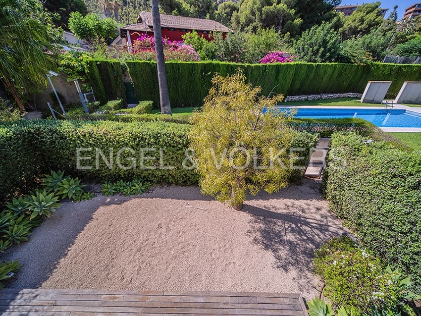 3 soveværelse Semi-Rækkehus til salg i Alicante by med swimmingpool garage - € 1.100.000 (Ref: 8479676)