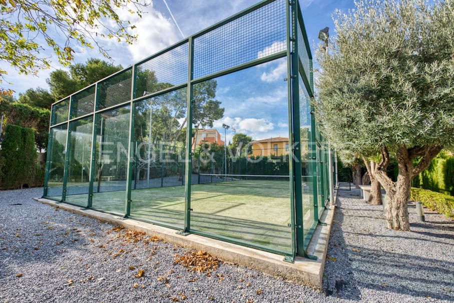 3 soveværelse Semi-Rækkehus til salg i Alicante by med swimmingpool garage - € 1.100.000 (Ref: 8479676)