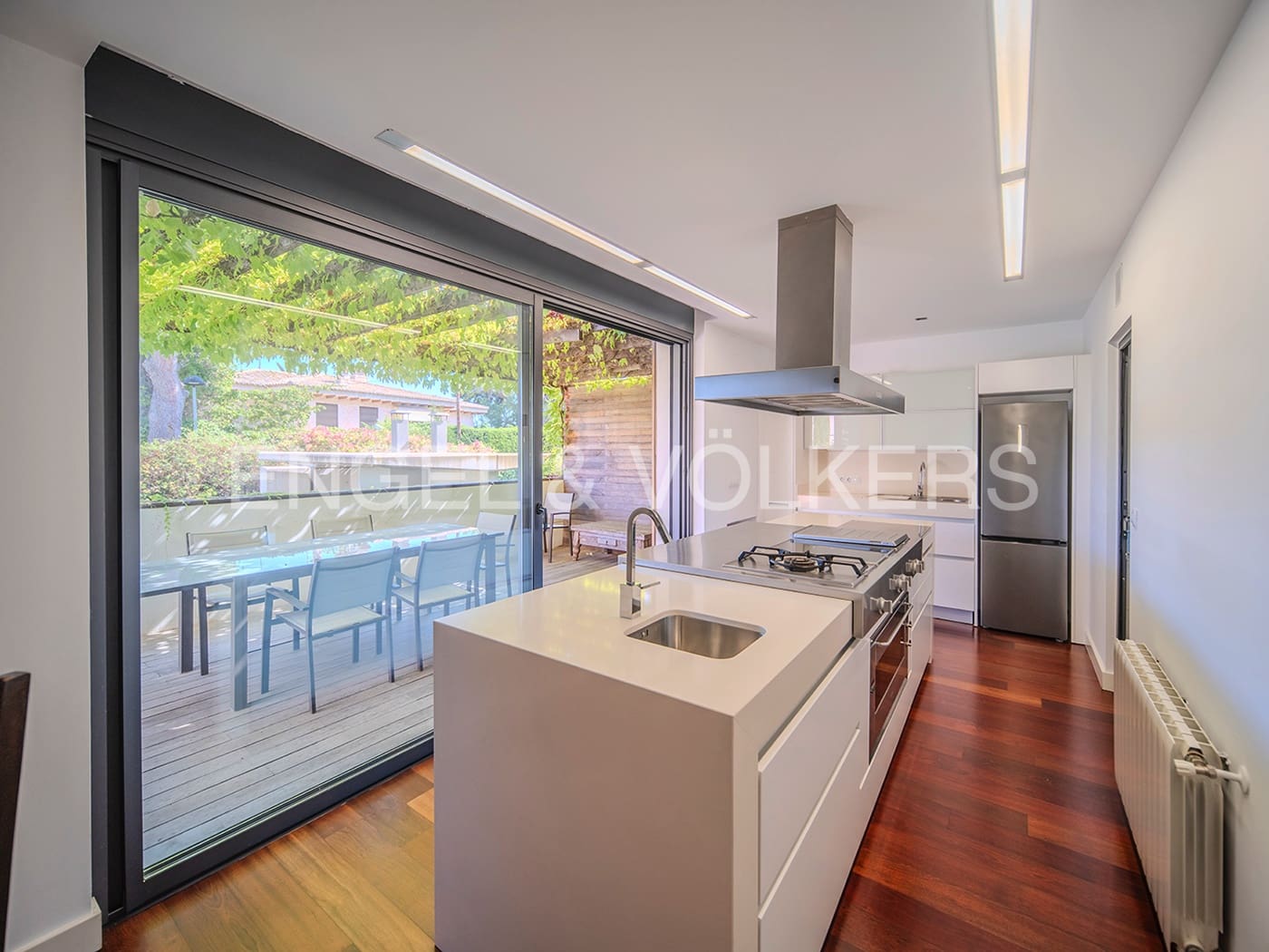 3 soveværelse Semi-Rækkehus til salg i Alicante by med swimmingpool garage - € 1.100.000 (Ref: 8479676)