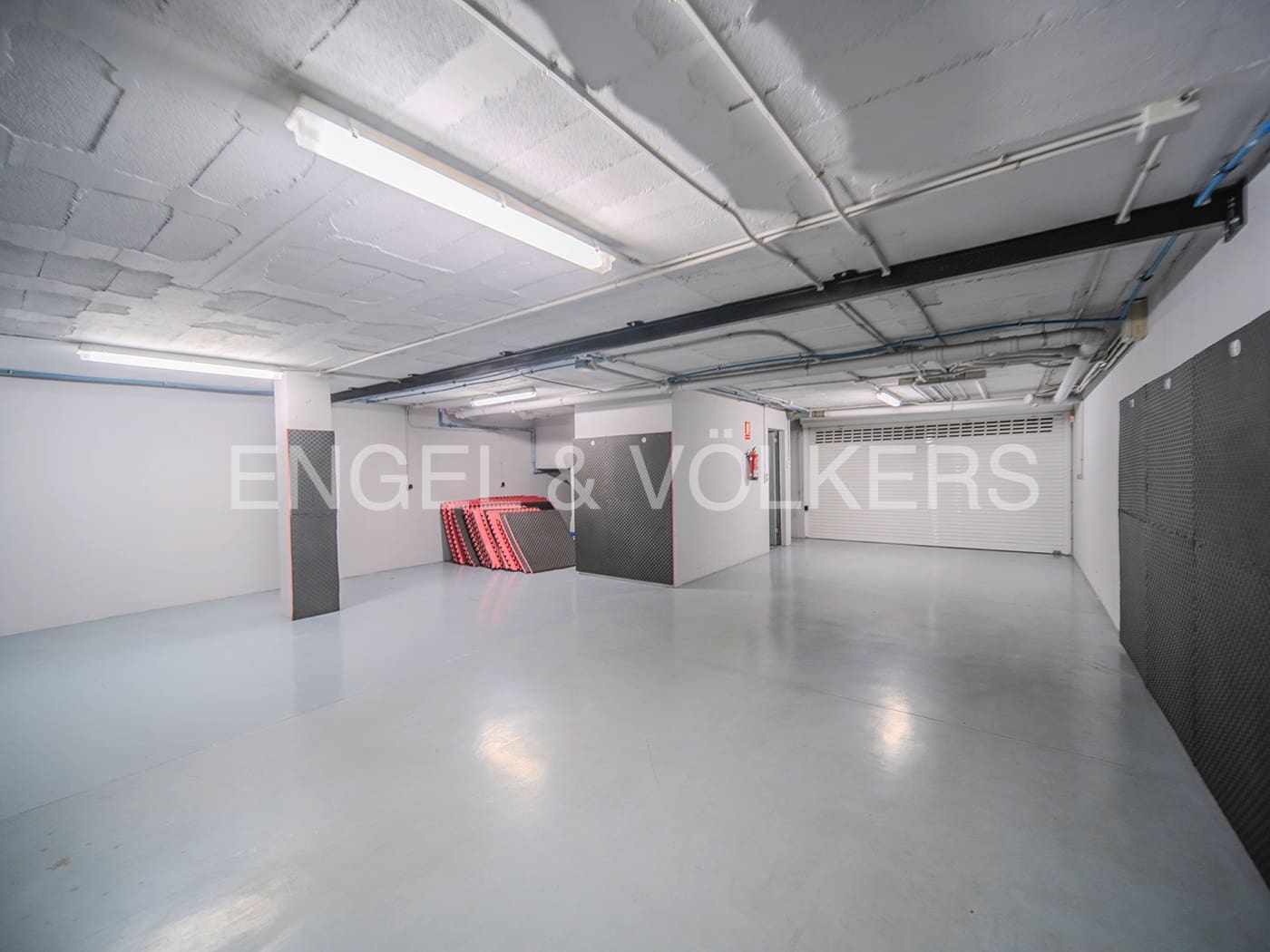 3 soveværelse Semi-Rækkehus til salg i Alicante by med swimmingpool garage - € 1.100.000 (Ref: 8479676)