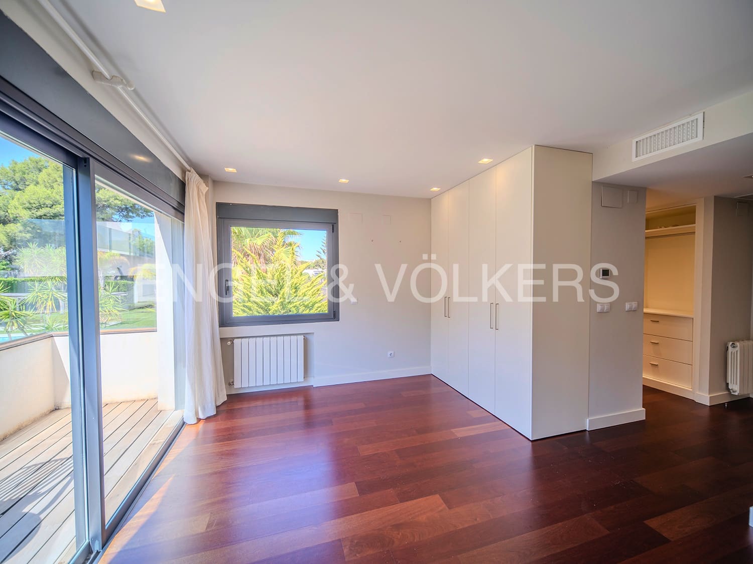 3 soveværelse Semi-Rækkehus til salg i Alicante by med swimmingpool garage - € 1.100.000 (Ref: 8479676)