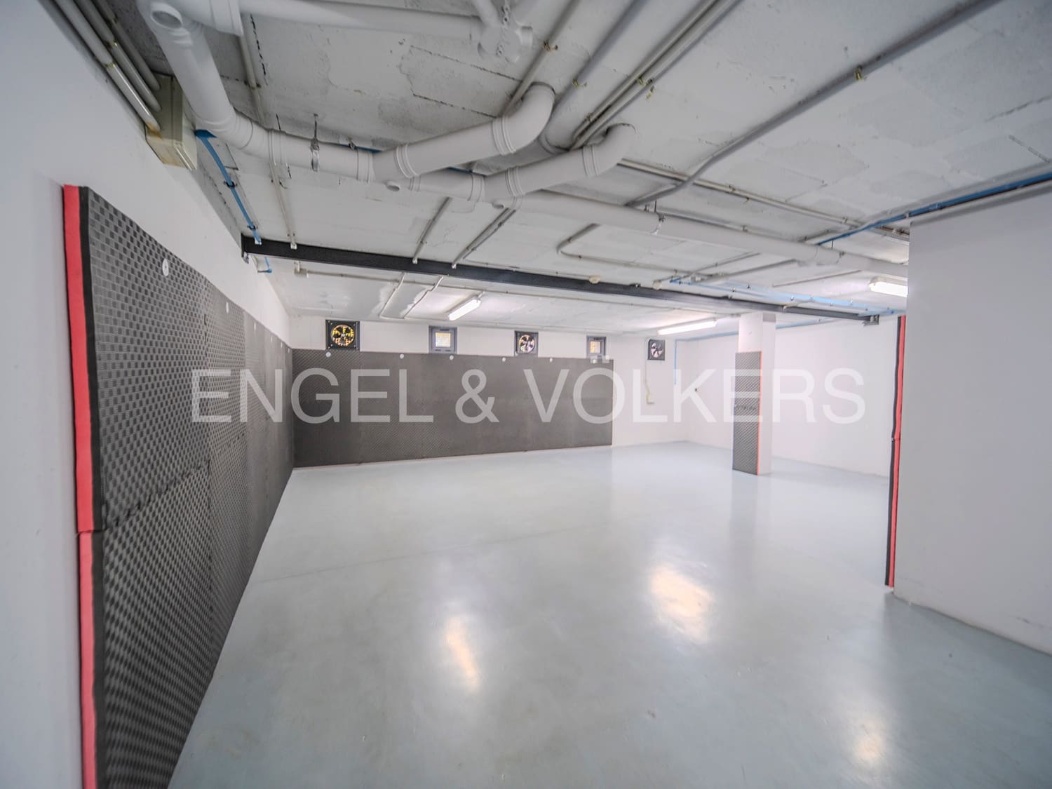 3 soveværelse Semi-Rækkehus til salg i Alicante by med swimmingpool garage - € 1.100.000 (Ref: 8479676)