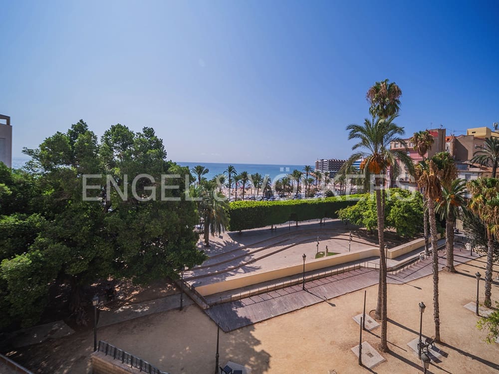 4 bedroom Apartment for sale in Alicante / Alacant city - € 875,000 (Ref: 8494070)