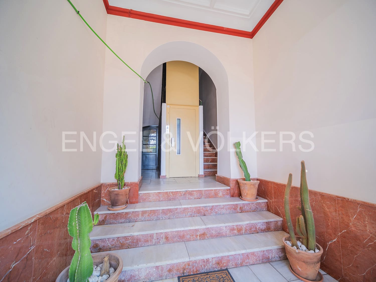 4 bedroom Apartment for sale in Alicante / Alacant city - € 875,000 (Ref: 8494070)