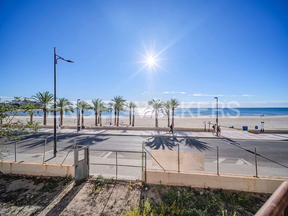 3 soveværelse Villa til salg i El Campello med swimmingpool garage - € 1.650.000 (Ref: 8600894)
