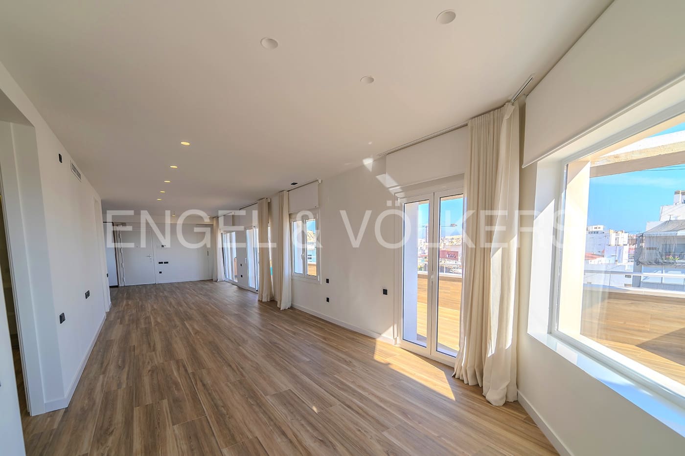 3 quarto Penthouse para venda em Alicante cidade - 1 350 000 € (Ref: 8661508)