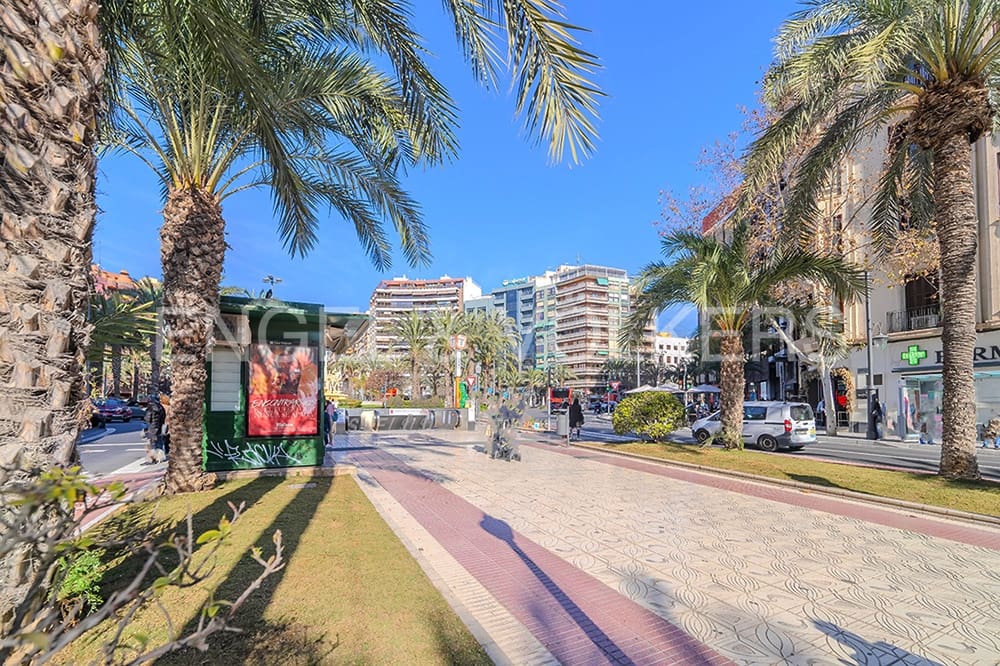 3 quarto Penthouse para venda em Alicante cidade - 1 350 000 € (Ref: 8661508)