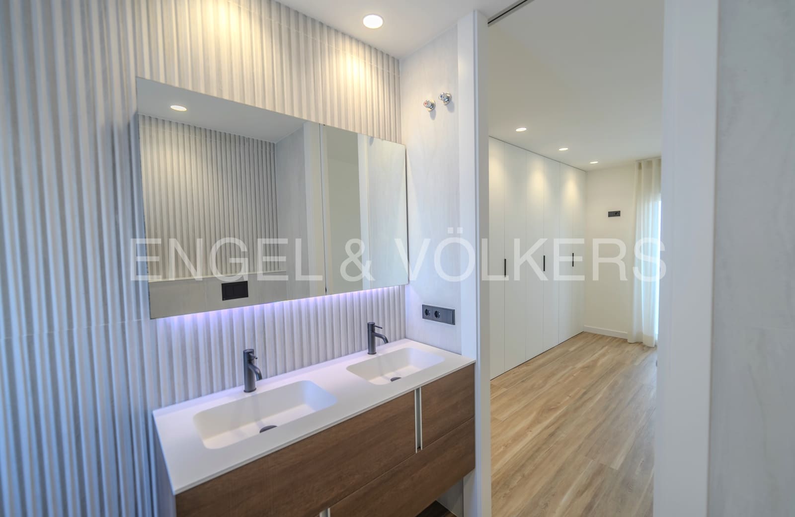 3 quarto Penthouse para venda em Alicante cidade - 1 350 000 € (Ref: 8661508)