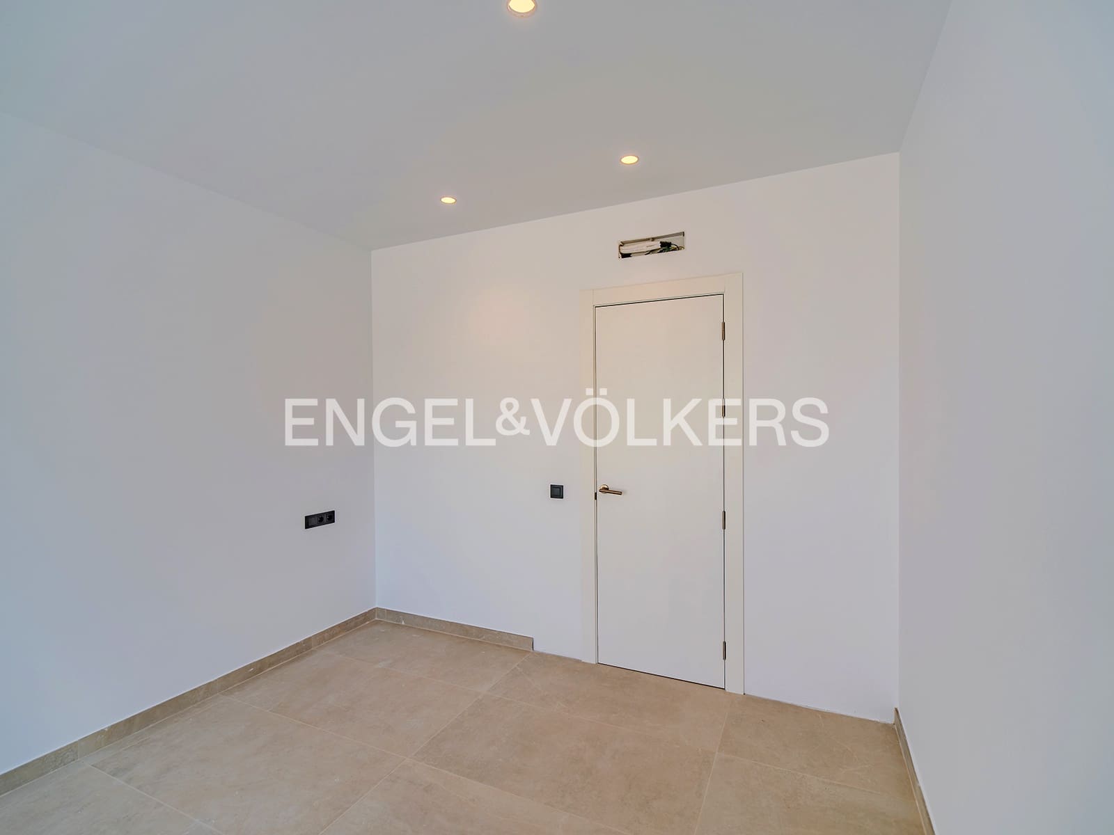 3 soveværelse Villa til salg i Busot med swimmingpool garage - € 850.000 (Ref: 8708326)