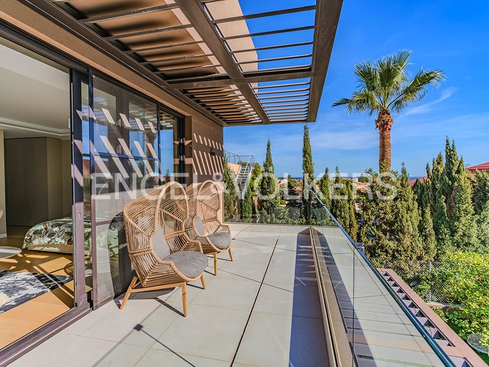 4 soverom Villa til salgs i Alicante by med svømmebasseng garasje - € 3 150 000 (Ref: 8762605)