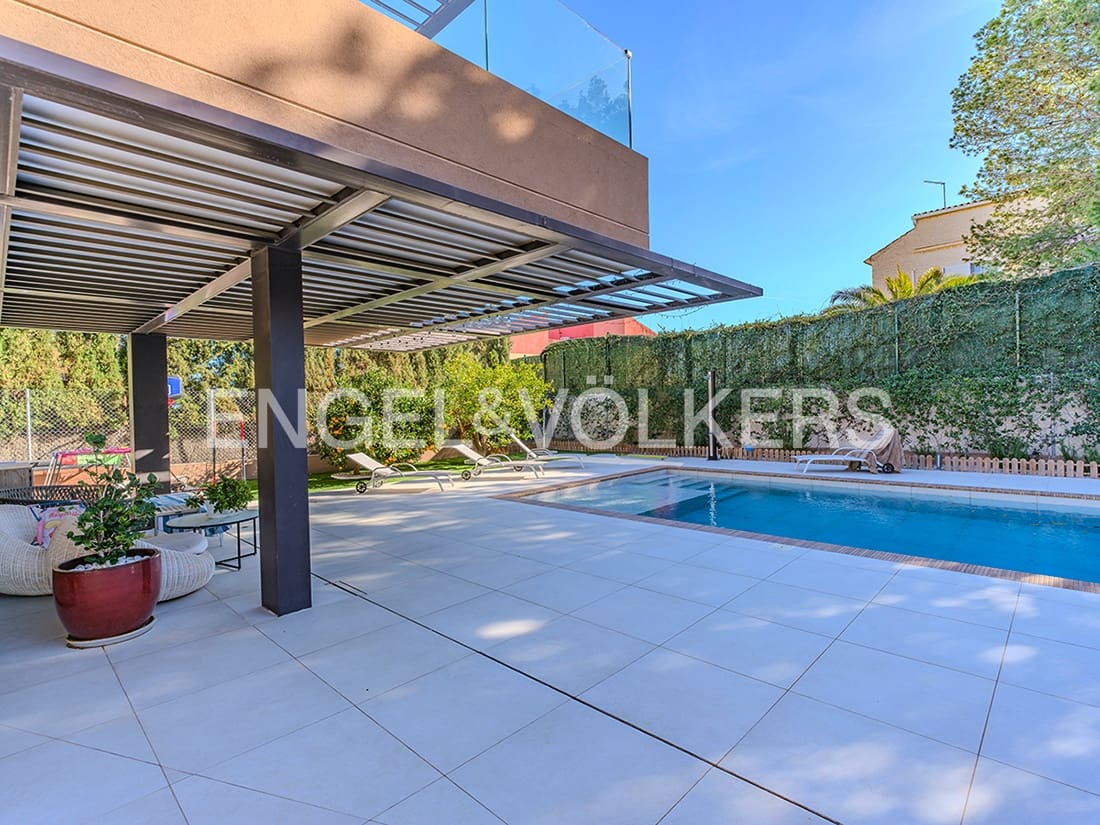 4 soverom Villa til salgs i Alicante by med svømmebasseng garasje - € 3 150 000 (Ref: 8762605)