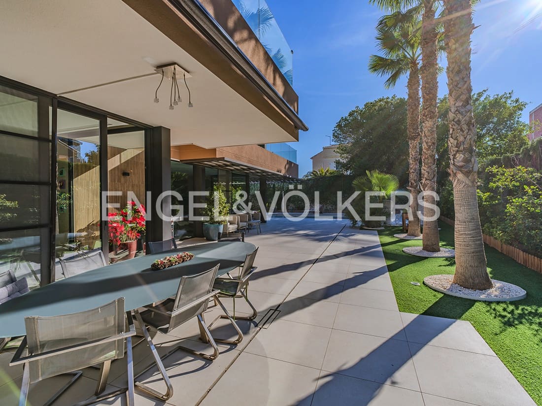 4 soverom Villa til salgs i Alicante by med svømmebasseng garasje - € 3 150 000 (Ref: 8762605)