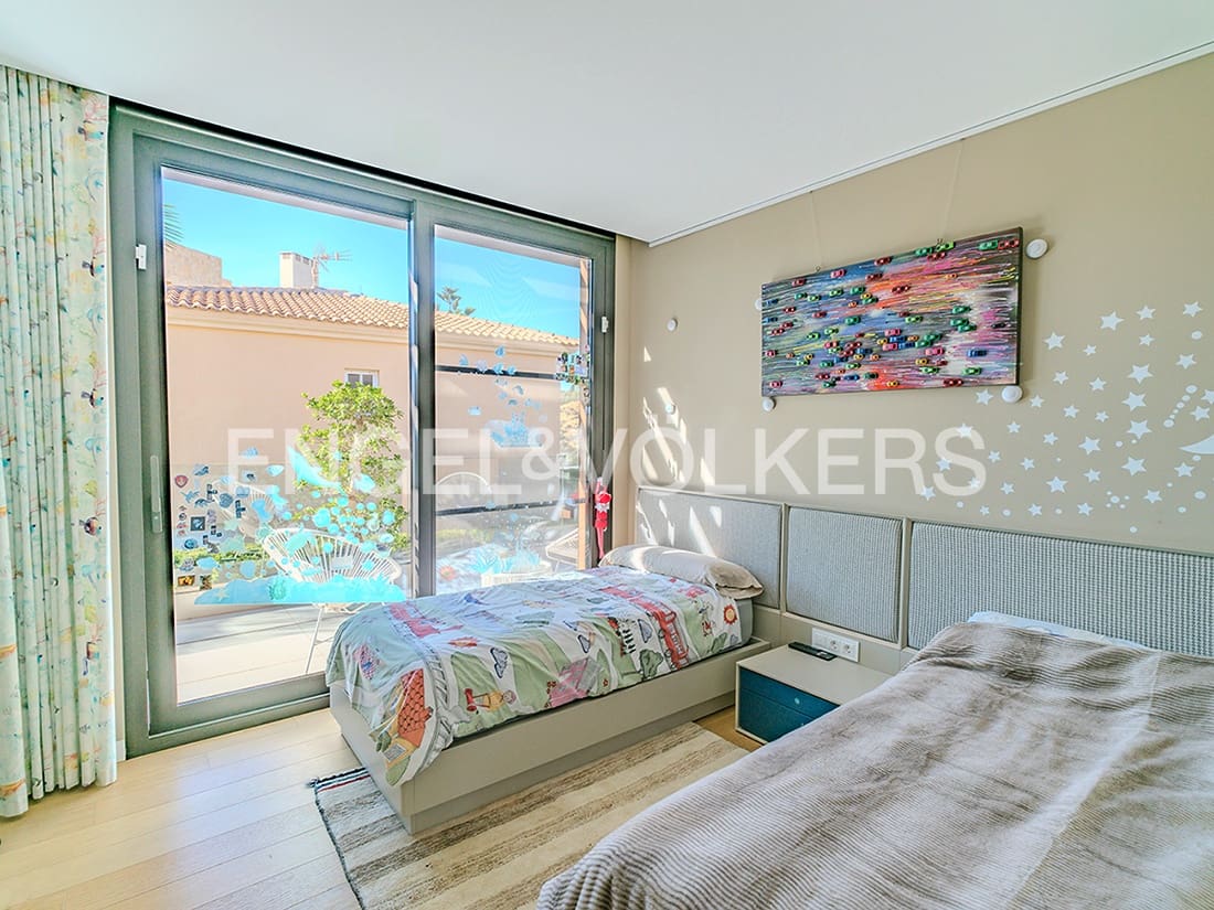 4 soverom Villa til salgs i Alicante by med svømmebasseng garasje - € 3 150 000 (Ref: 8762605)